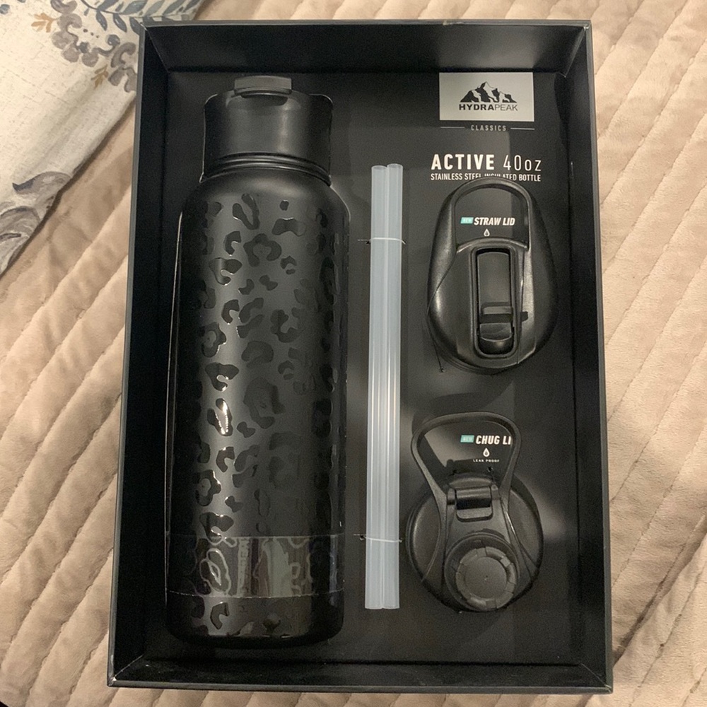 HydraPeak Active 32oz with additional lids and straws